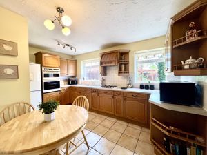 Breakfast Kitchen- click for photo gallery